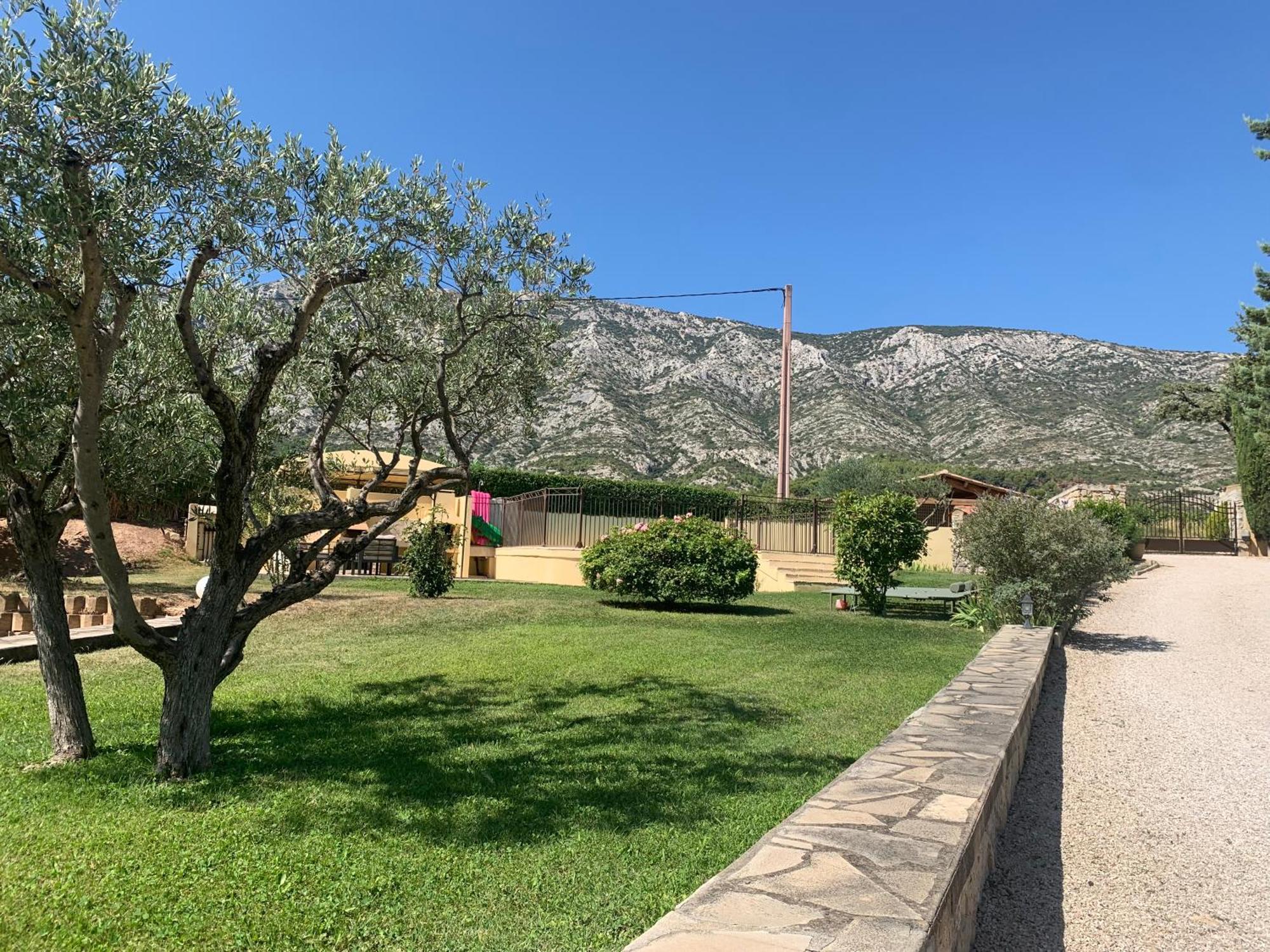 Studio Au Pied De La Ste Victoire Puyloubier Εξωτερικό φωτογραφία