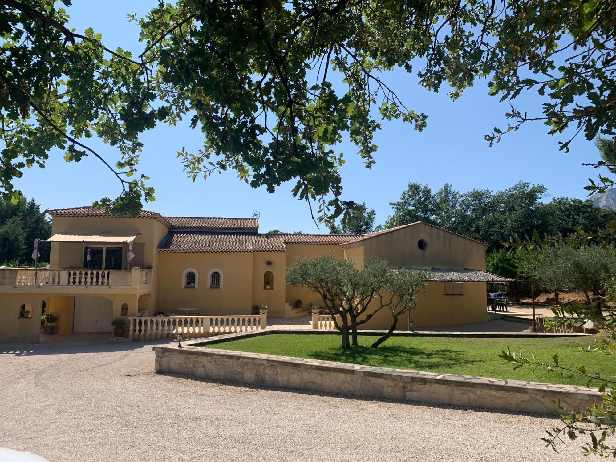 Studio Au Pied De La Ste Victoire Puyloubier Εξωτερικό φωτογραφία